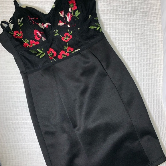 Night out dress // - Picture 2 of 4